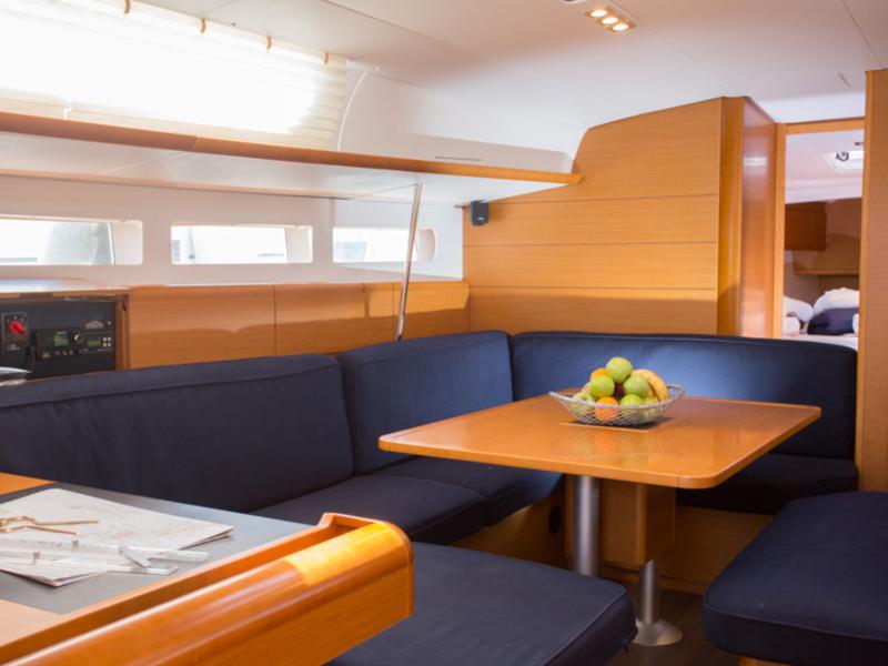 Book yachts online - sailboat - Sun Odyssey 519 (AC) - AURORA AC - rent