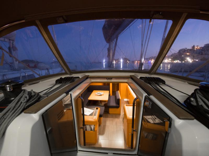 Book yachts online - sailboat - Sun Odyssey 519 (AC) - AURORA AC - rent