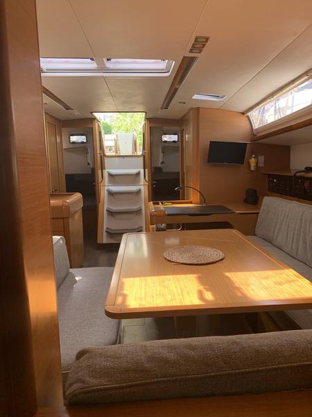 Book yachts online - sailboat - Sun Odyssey 519 (AC) - AURORA AC - rent