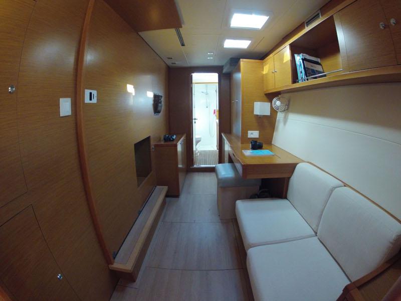 Book yachts online - catamaran - Lagoon 450 - Legend VLT-091 - rent