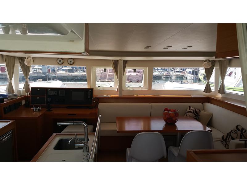 Book yachts online - catamaran - Lagoon 450 - Legend VLT-091 - rent