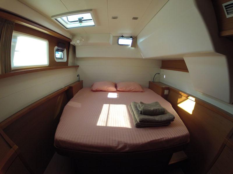 Book yachts online - catamaran - Lagoon 450 - Legend VLT-091 - rent
