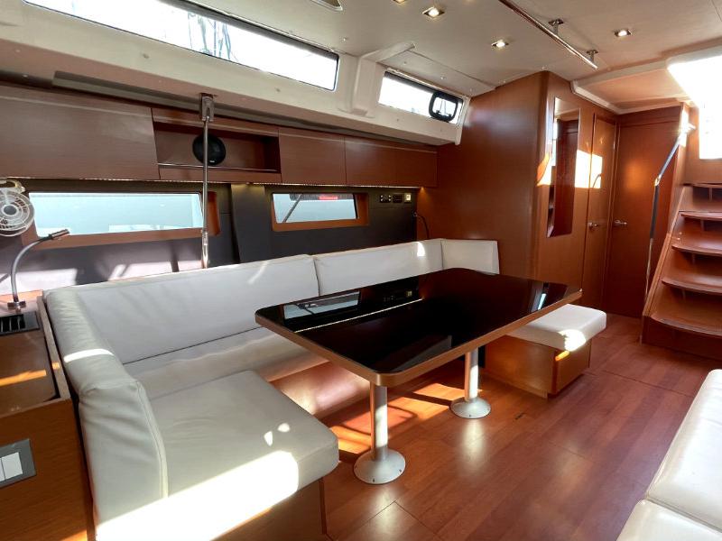 Book yachts online - sailboat - Oceanis 51.1 - Black Swan (A/C - Generator - 12 pax) - rent