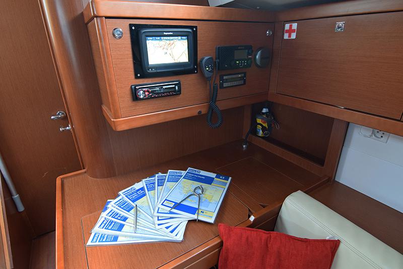 Book yachts online - sailboat - Oceanis 48 - Butterfly (A/C - Generator - 12 pax) - rent