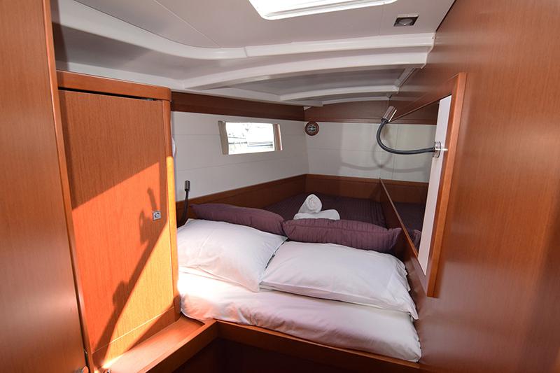 Book yachts online - sailboat - Oceanis 48 - Butterfly (A/C - Generator - 12 pax) - rent