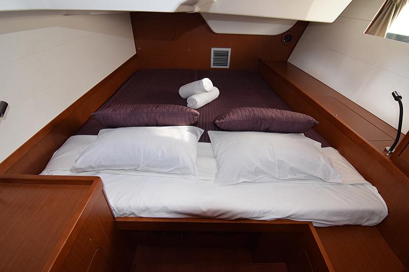 Book yachts online - sailboat - Oceanis 48 - Butterfly (A/C - Generator - 12 pax) - rent