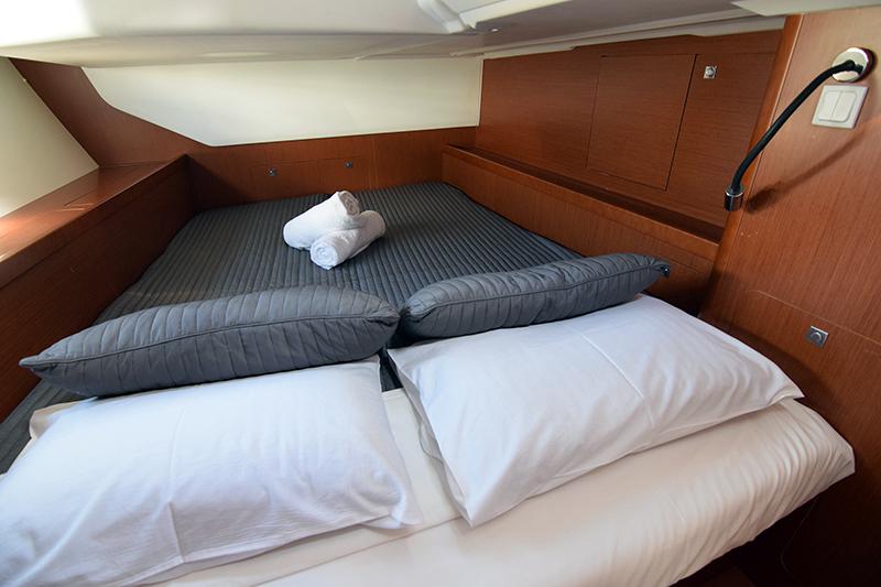 Book yachts online - sailboat - Oceanis 45 - Semiramis (Refit 2021) - rent