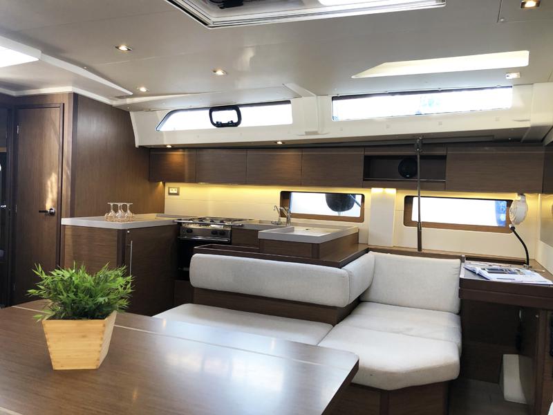 Book yachts online - sailboat - Oceanis 51.1 - Salt Water (A/C - Generator - Inverter - 12 pax) - rent