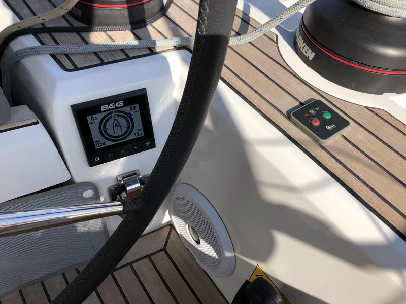 Book yachts online - sailboat - Oceanis 51.1 - Salt Water (A/C - Generator - Inverter - 12 pax) - rent