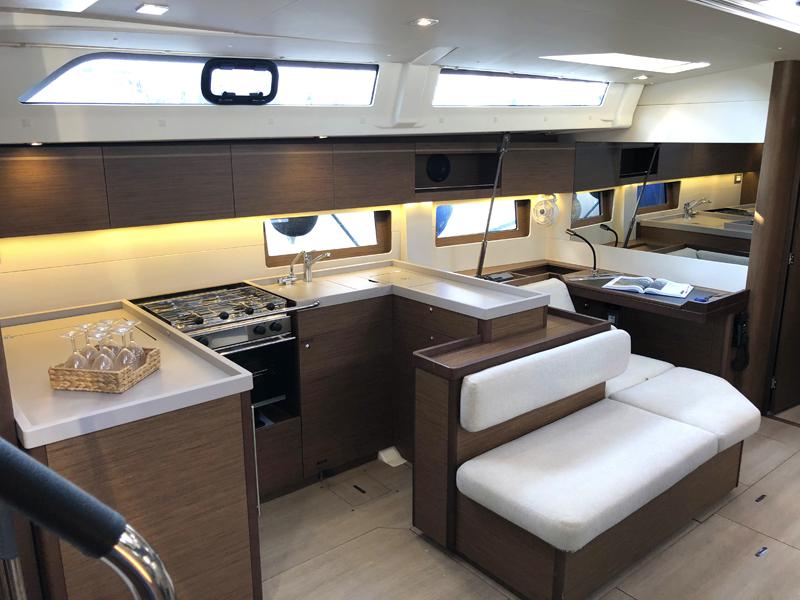 Book yachts online - sailboat - Oceanis 51.1 - Salt Water (A/C - Generator - Inverter - 12 pax) - rent