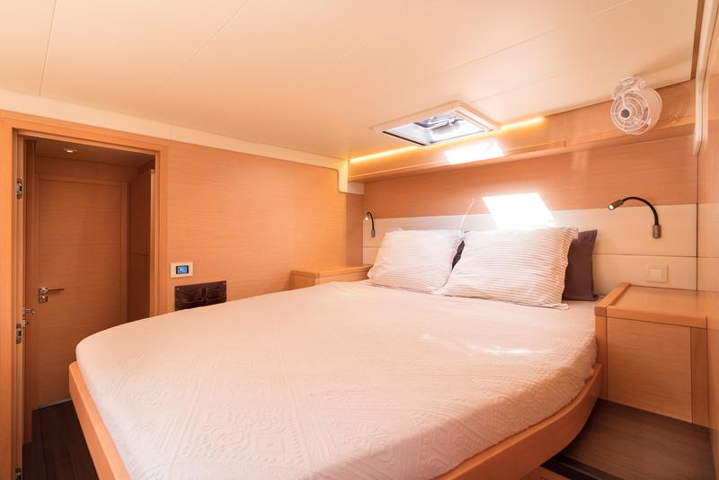 Book yachts online - catamaran - Lagoon 52 - Flow - rent