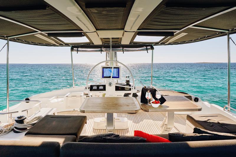 Book yachts online - catamaran - Lagoon 52 - Flow - rent