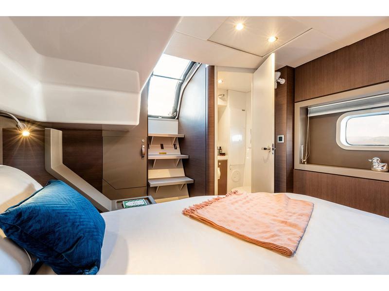 Book yachts online - catamaran - Bali 4.6 - Star Velvet - rent