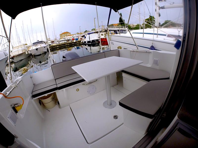 Book yachts online - motorboat - Merry Fisher 695 - DiV - rent