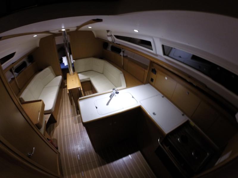 Book yachts online - sailboat - Sun Odyssey 36i - Agatha  - rent