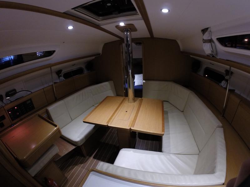 Book yachts online - sailboat - Sun Odyssey 36i - Agatha  - rent