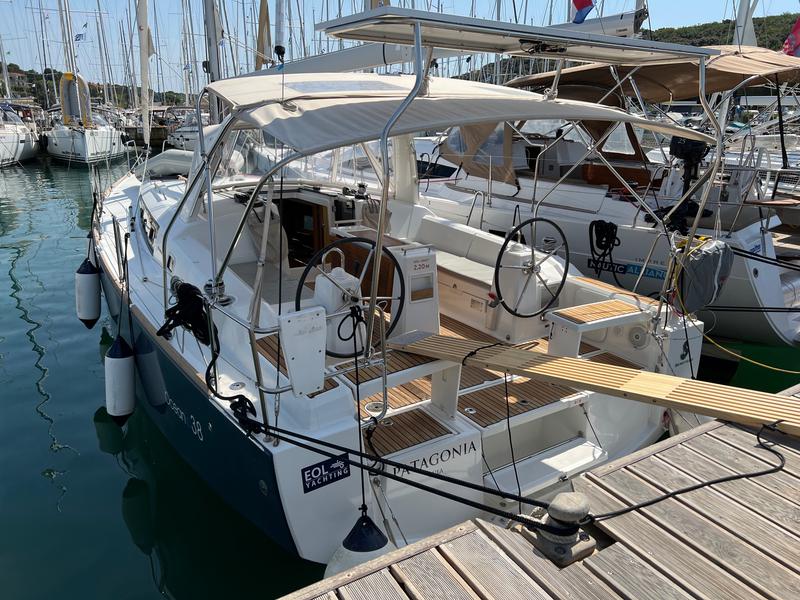 Book yachts online - sailboat - Oceanis 38 Owner Version - Patagonia - rent