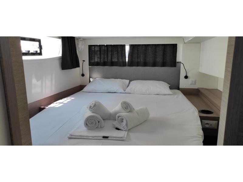 Book yachts online - catamaran - Fountain Pajot Elba 45 - Kon-tiki - rent