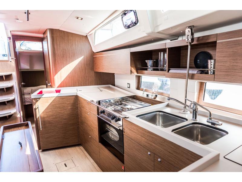 Book yachts online - sailboat - Dufour 390 Grand Large - Blue Dream - rent