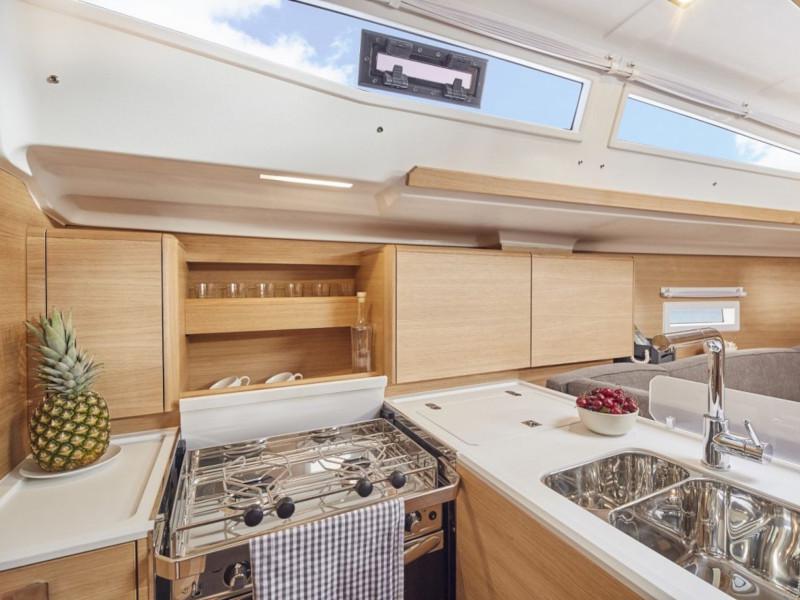 Book yachts online - sailboat - Elan E4 - Shark - rent