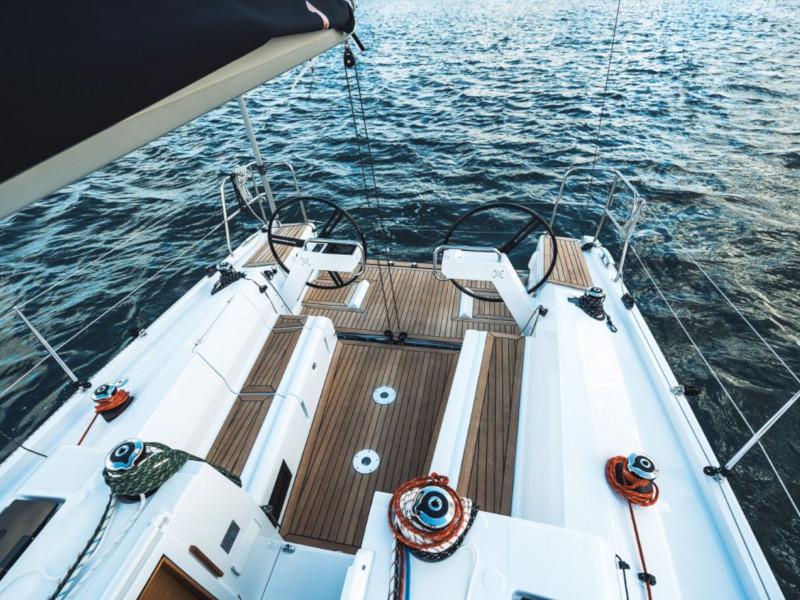 Book yachts online - sailboat - Elan E4 - Helena - rent
