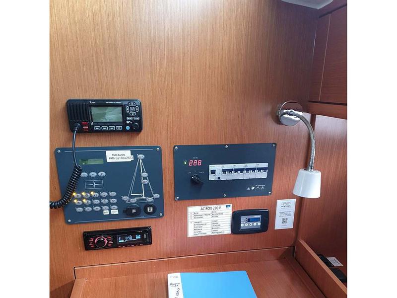 Book yachts online - sailboat - Bavaria Cruiser 37 - AURORA - rent