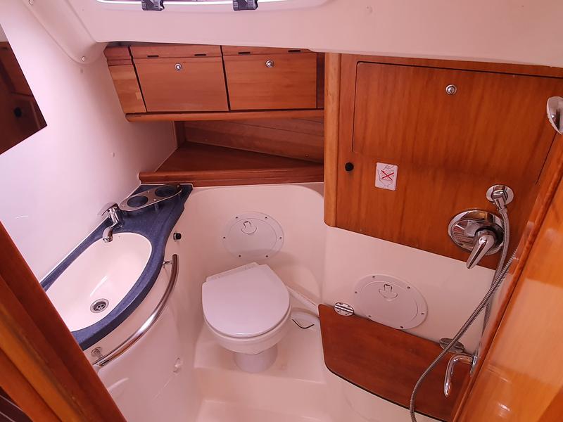 Book yachts online - sailboat - Bavaria 50 - " NINA I " - rent