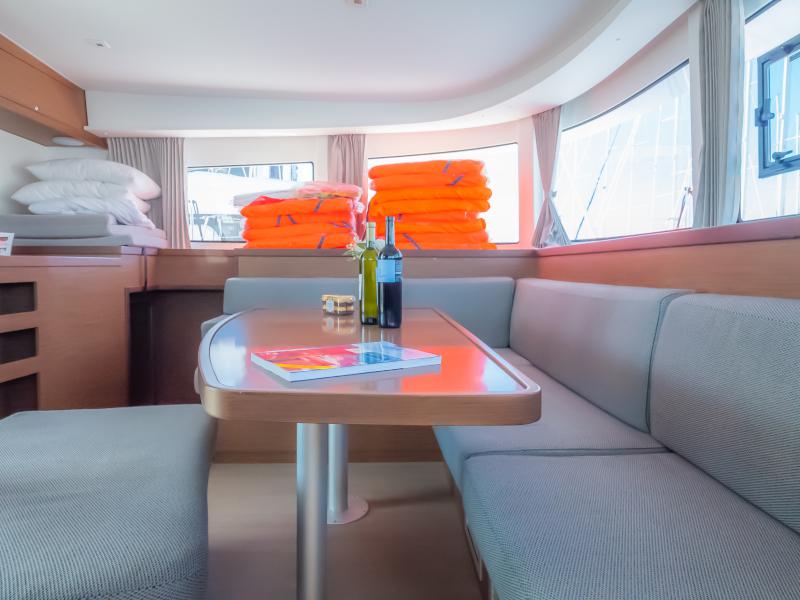 Book yachts online - catamaran - Lagoon 42 - That's Life - rent