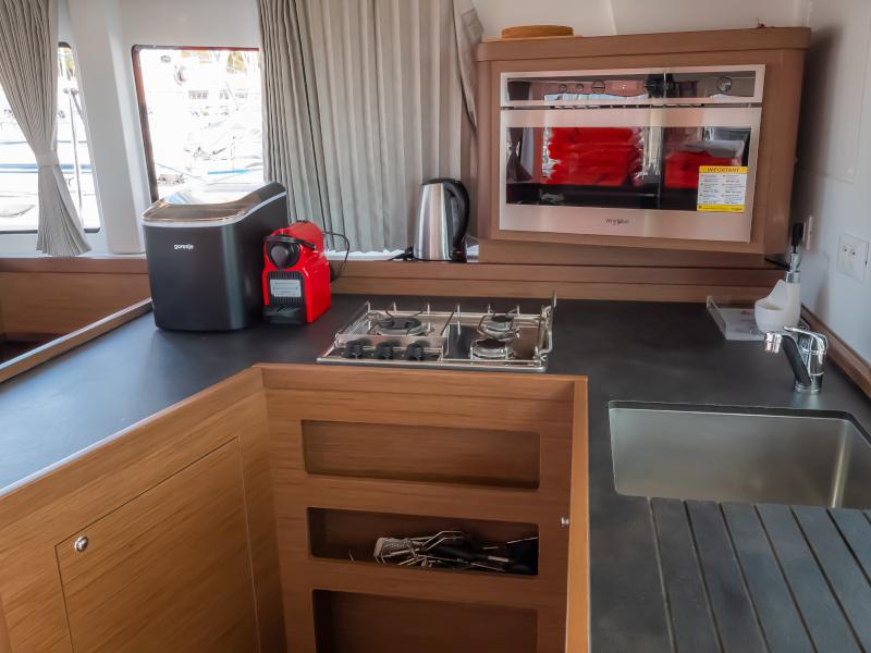 Book yachts online - catamaran - Lagoon 42 - That's Life - rent