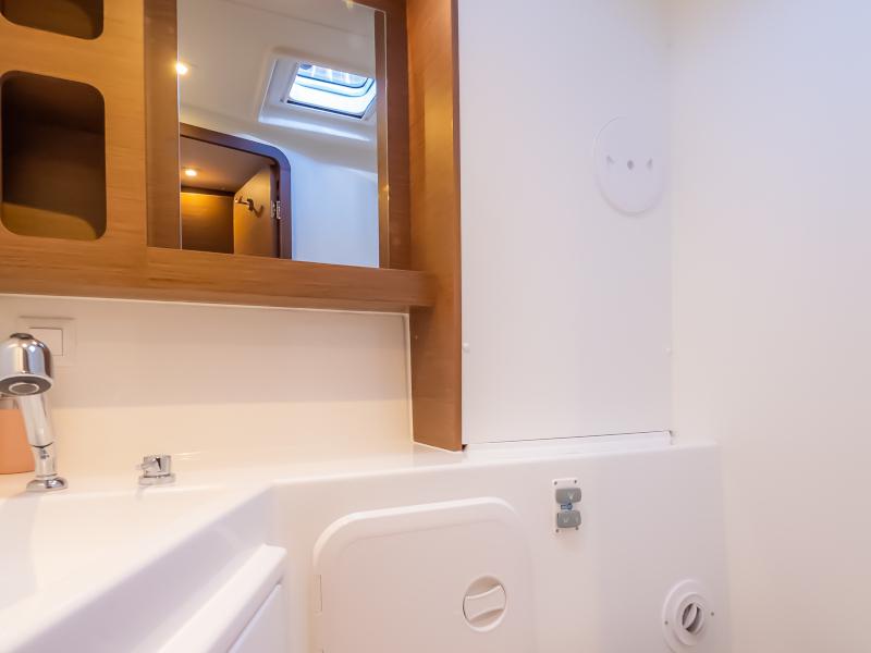 Book yachts online - catamaran - Lagoon 42 - Fly With Me - rent