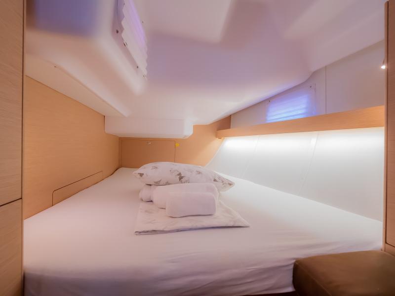 Book yachts online - sailboat - Elan 45 Impression - Amiya - rent