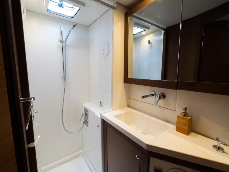 Book yachts online - catamaran - Lagoon 450  Flybridge - Summer Wind - rent
