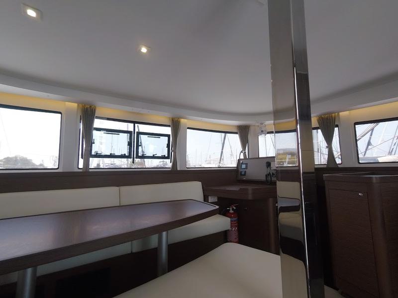 Book yachts online - catamaran - Lagoon 42 - Barchetta III - rent