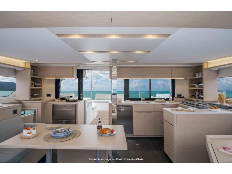Book yachts online - catamaran - Lagoon 46 - Barchetta VI - rent