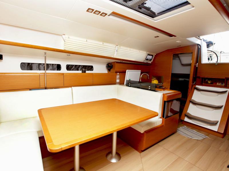 Book yachts online - sailboat - Sun Odyssey 439 - Francis - rent