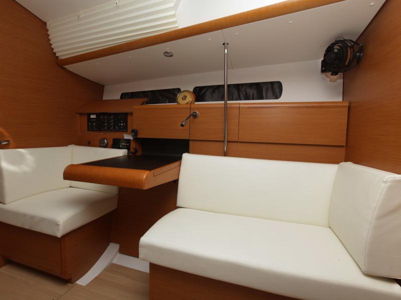 Book yachts online - sailboat - Sun Odyssey 439 - Vasco - rent