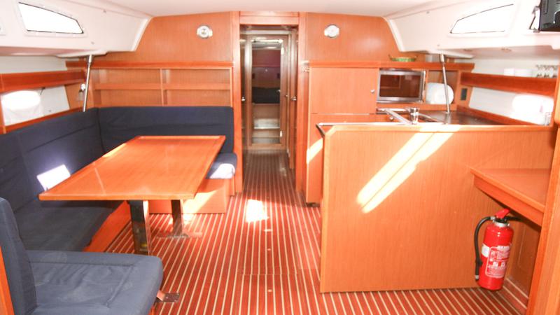 Book yachts online - sailboat - Bavaria 51 Cruiser - Feel Free - rent