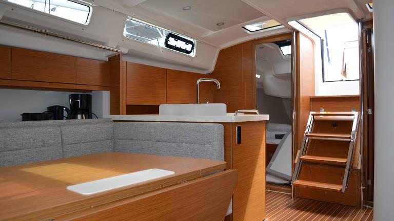 Book yachts online - sailboat - Hanse 418 - Laysan - rent