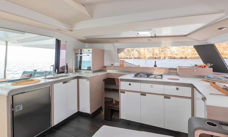 Book yachts online - catamaran - Elba 45 - Balu - rent