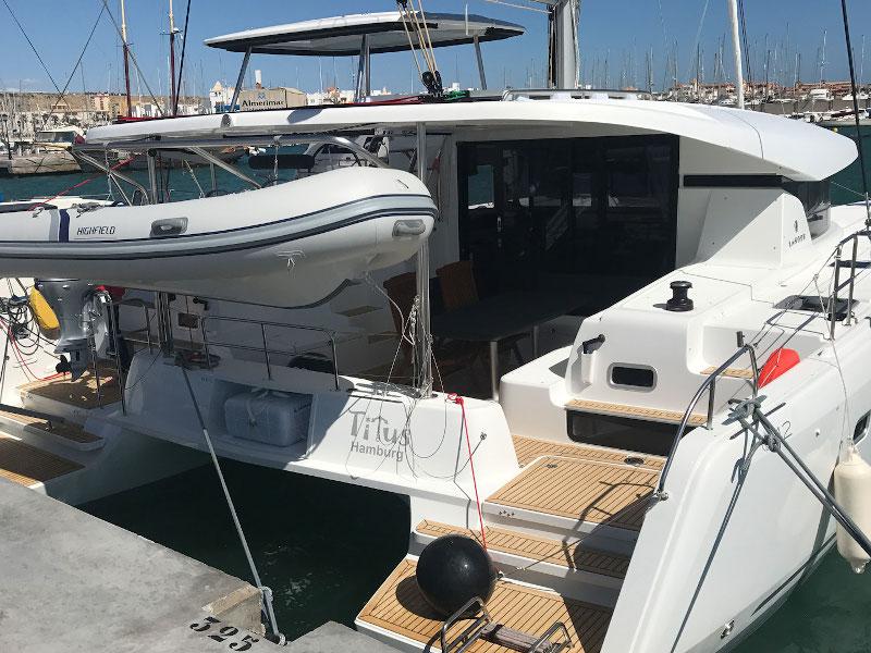 Book yachts online - catamaran - Lagoon 42 - 3 cab - Titus - rent