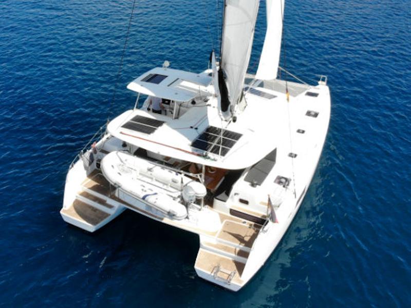 Book yachts online - catamaran - Lagoon 42 - 3 cab - Titus - rent