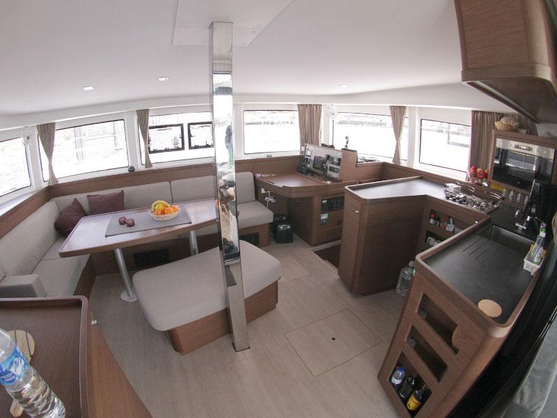 Book yachts online - catamaran - Lagoon 42 - 3 cab - Titus - rent
