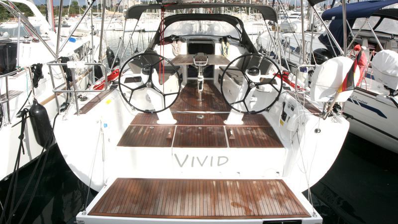 Book yachts online - sailboat - Dehler 42 - Vivid - rent