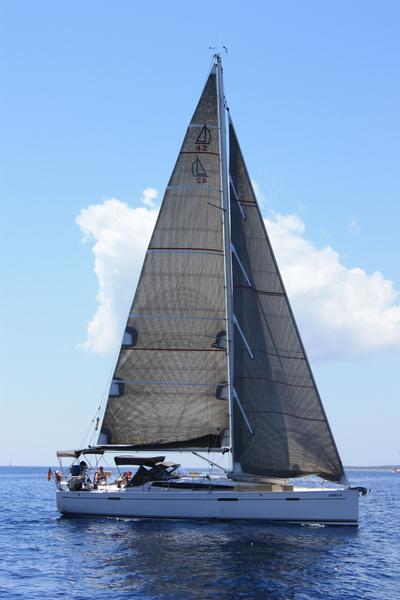 Book yachts online - sailboat - Dehler 42 - Vivid - rent