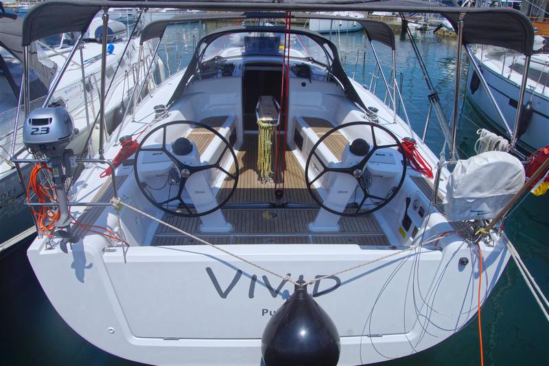 Book yachts online - sailboat - Dehler 42 - Vivid - rent
