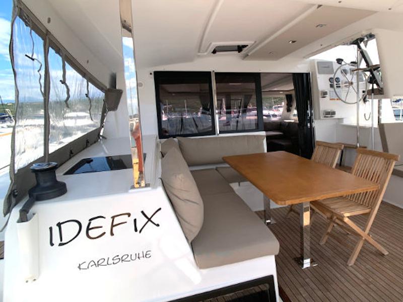 Book yachts online - catamaran - Lucia 40 - 3 cab - Idefix - rent