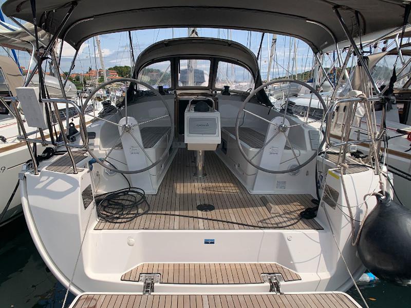 Book yachts online - sailboat - Bavaria Cruiser 37 - Bibi - rent