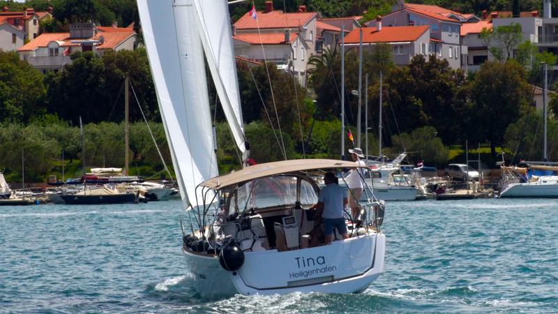 Book yachts online - sailboat - Sun Odyssey 389 - Tina - rent