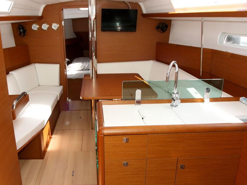 Book yachts online - sailboat - Sun Odyssey 389 - Tina - rent