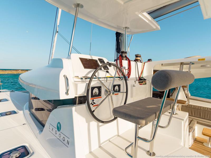 Book yachts online - catamaran - Lagoon 42.3 - Dream of Liberty - rent